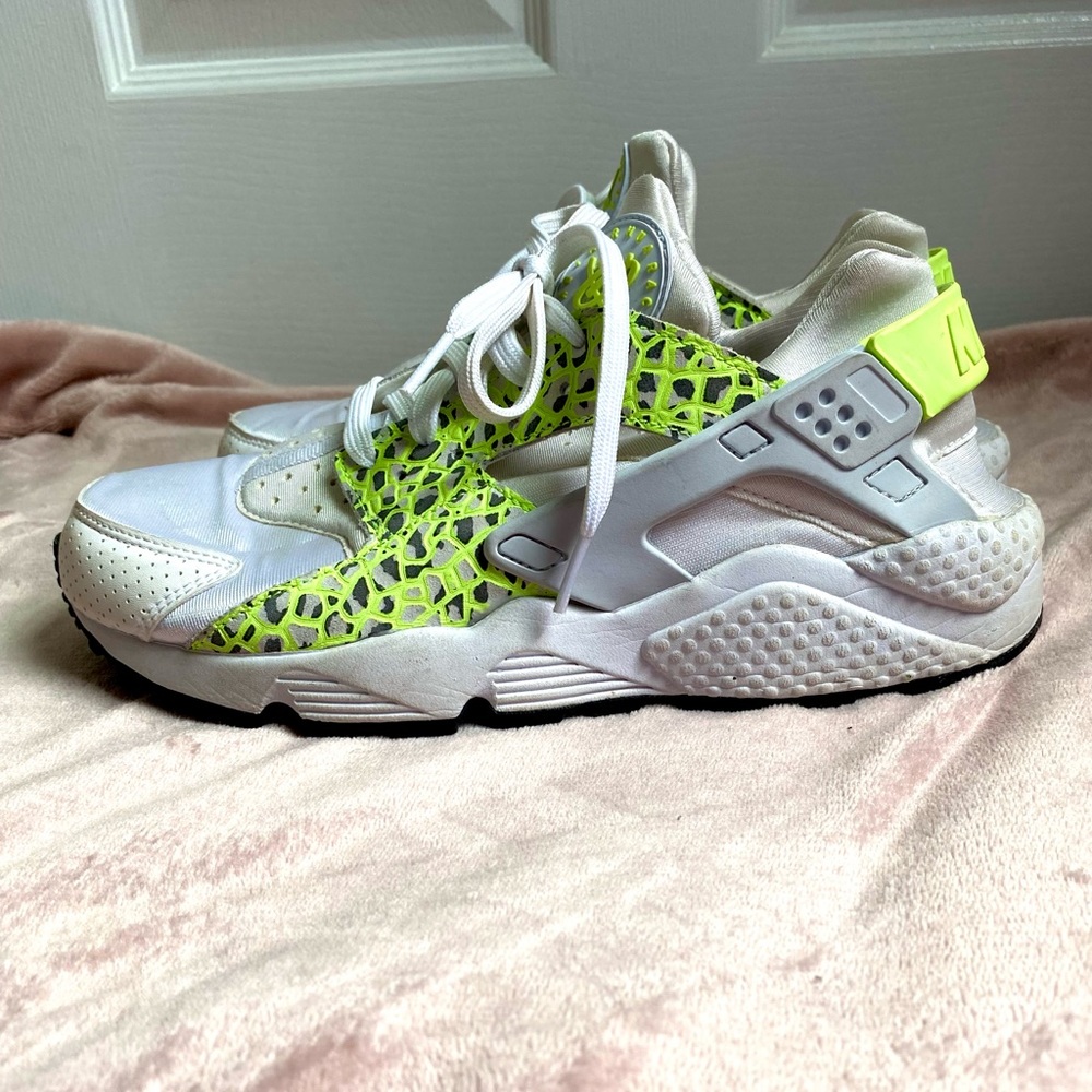 Nike Lime Green Cheetah Print Huarache Sneakers